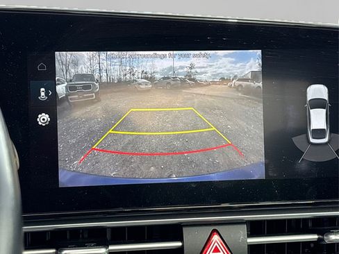 Certified 2023 Hyundai Elantra Limited w/ Preferred Accessory Package image 29