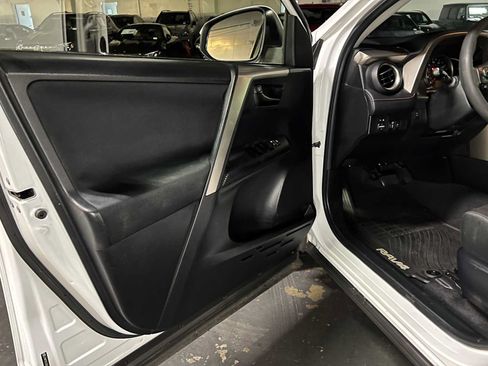 Used 2013 Toyota RAV4 XLE AWD/4WD image 19