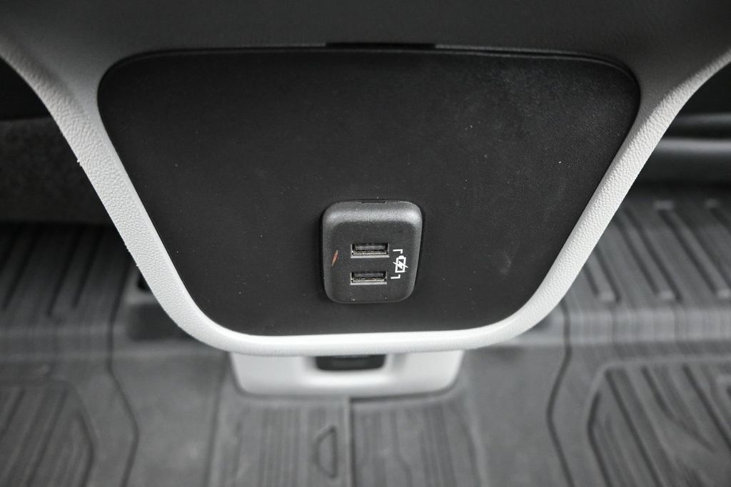 Used 2024 GMC Terrain SLT w/ Infotainment Package II FWD image 15
