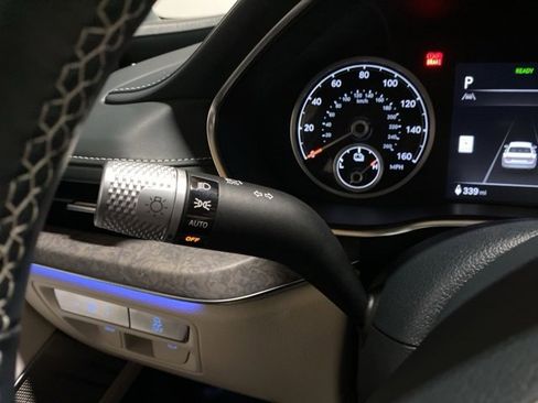 Used 2024 Genesis G80 image 37