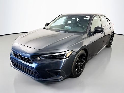 Used 2022 Honda Civic Sport image 4