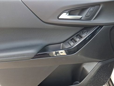 Used 2026 Chevrolet Equinox LT FWD image 12