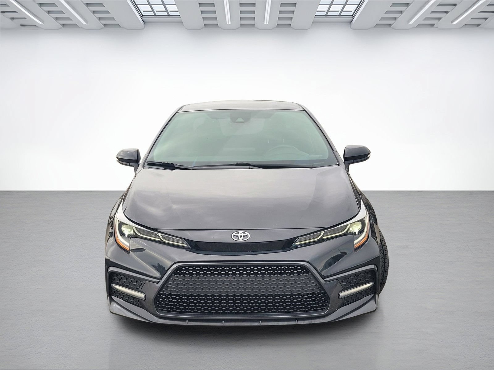 Used 2022 Toyota Corolla SE FWD image 2