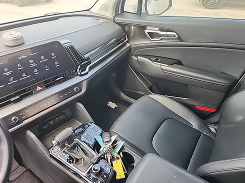 Used 2024 Kia Sportage EX image 6