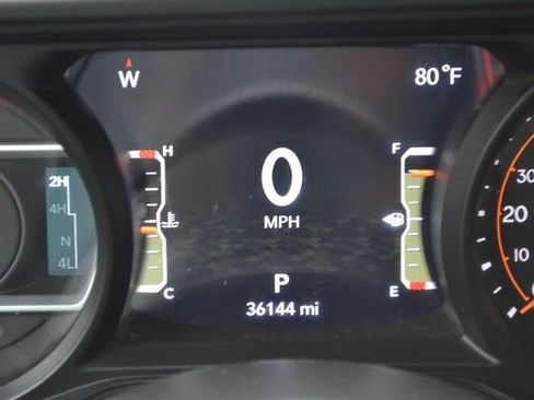 Used 2025 Jeep Wrangler Unlimited Rubicon AWD/4WD image 23
