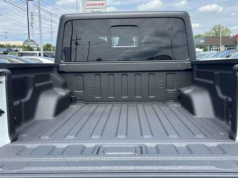 New 2026 Jeep Gladiator Sport AWD/4WD image 17