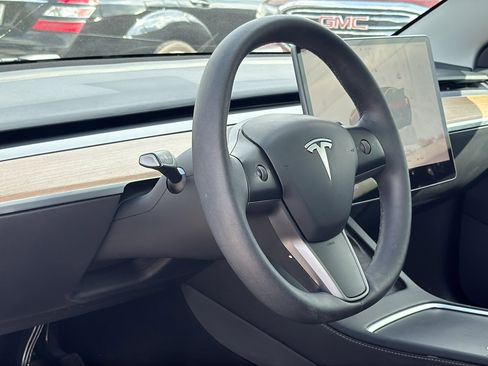 Used 2022 Tesla Model 3 image 10