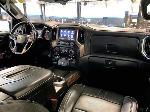 Used 2022 Chevrolet Silverado 1500 High Country w/ Technology Package AWD/4WD image 14
