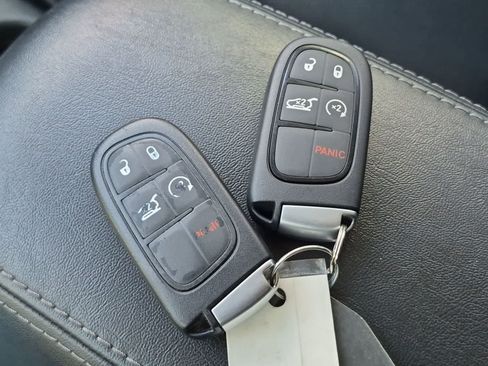 Used 2022 Jeep Cherokee Latitude Lux w/ Sun & Sound Group FWD image 36