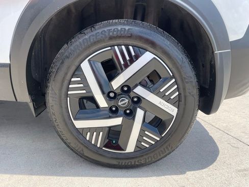 Certified 2025 Nissan Kicks SV FWD image 15