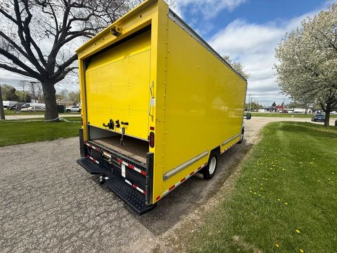 Used 2023 Ford E-350 and Econoline 350 Super Duty w/ Driver's Safety Package RWD image 4