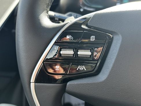 Used 2023 Kia Niro EX image 25