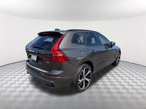 Used 2023 Volvo XC60 B5 Ultimate w/ Climate Package AWD/4WD image 4
