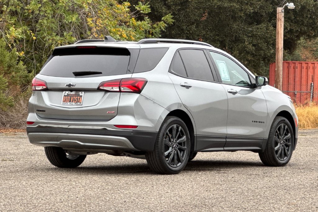 Used 2023 Chevrolet Equinox RS w/ RS Leather Package FWD image 4
