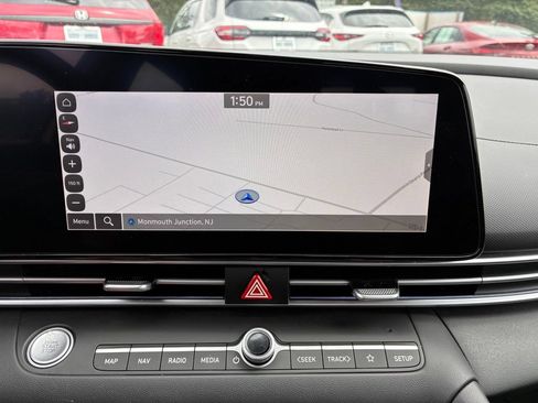 Used 2025 Hyundai Elantra Limited FWD image 32