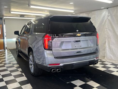 Used 2025 Chevrolet Suburban High Country image 13