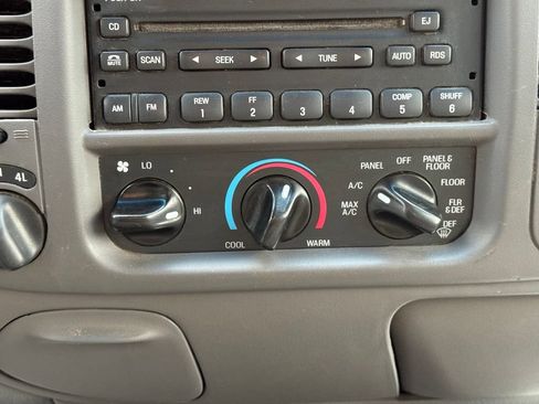 Used 2002 Ford F150 XLT AWD/4WD image 19