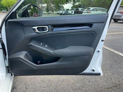 Used 2025 Honda Civic Sport image 29
