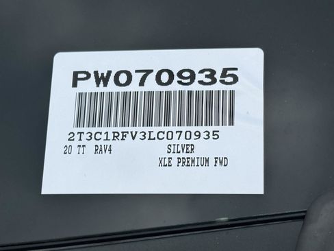 Used 2020 Toyota RAV4 XLE Premium FWD image 14