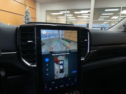 New 2025 Ford Ranger Lariat w/ Black Appearance Package image 16
