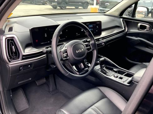 Used 2024 Kia Sorento S image 15