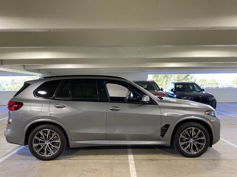 Used 2024 BMW X5 xDrive50e AWD/4WD image 5