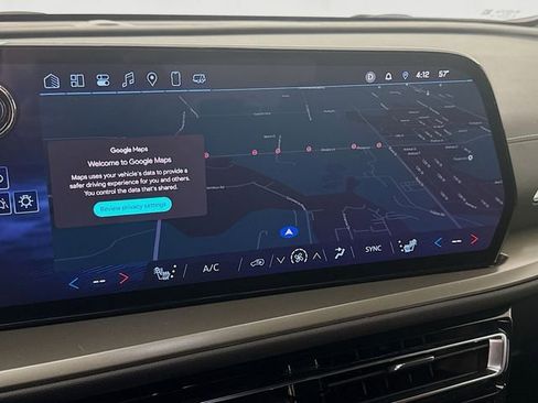 Used 2025 Chevrolet Traverse LT image 15