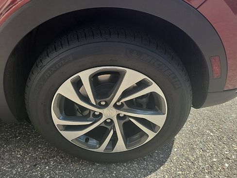 Used 2021 Buick Envision Essence FWD image 29