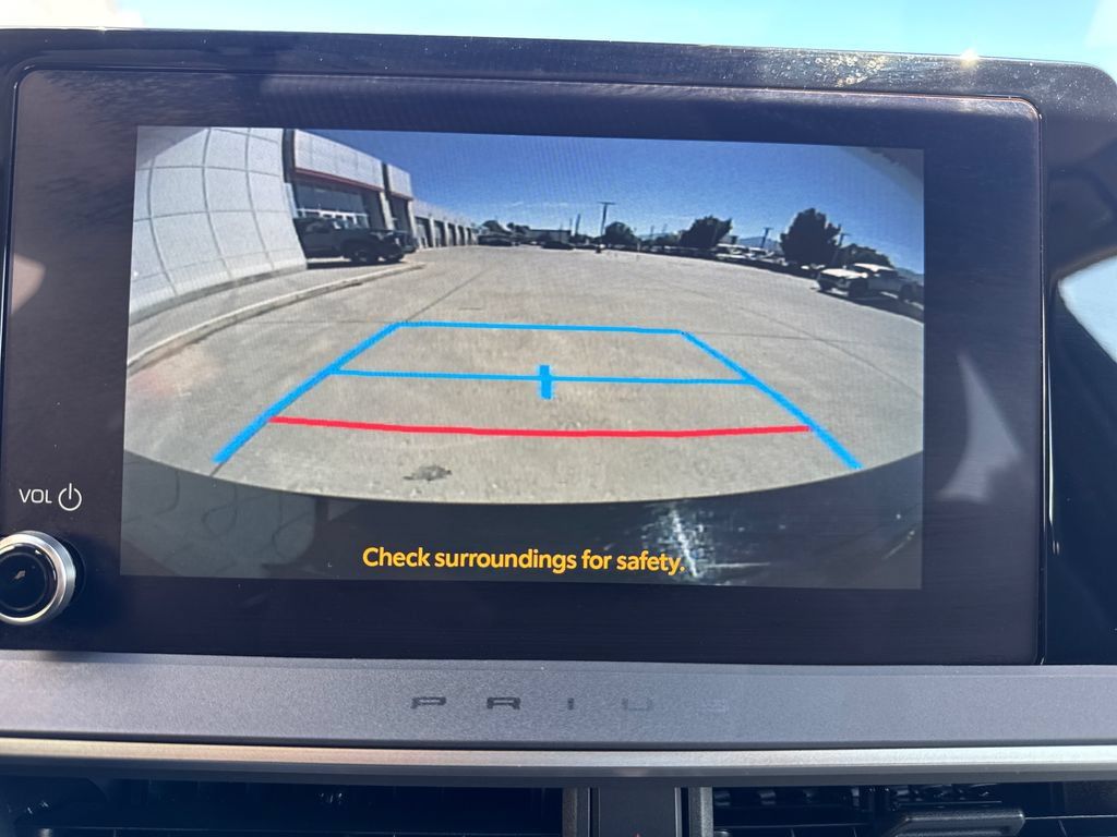 Certified 2025 Toyota Prius LE FWD image 21