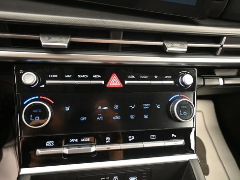 Used 2026 Hyundai Santa Fe SEL FWD image 13