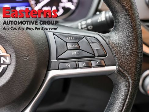 Used 2025 Nissan Altima 2.5 SV AWD/4WD image 16