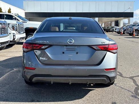 Used 2021 Nissan Sentra SV w/ SV Premium Package image 5