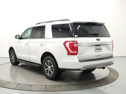 Used 2019 Ford Expedition XLT image 5