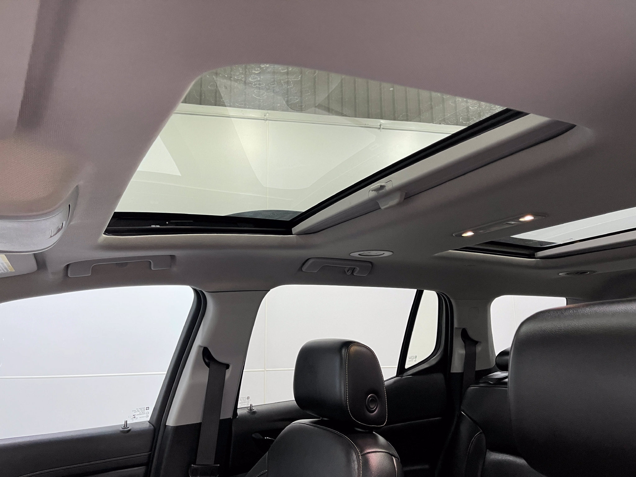 Used 2019 GMC Acadia SLT w/ Black Edition FWD image 12