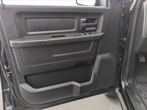 Used 2017 RAM 1500 Express AWD/4WD image 13