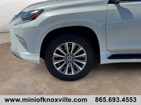 Used 2020 Lexus GX 460 Luxury w/ Off Road Package AWD/4WD image 9