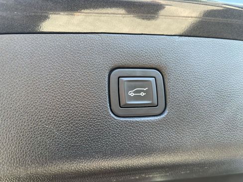 Used 2019 Chevrolet Blazer RS FWD image 40