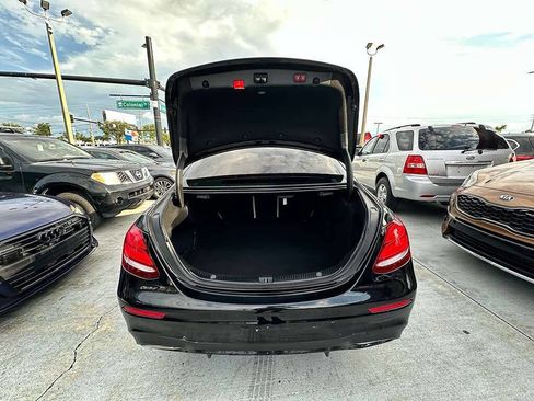 Used 2019 Mercedes-Benz E 300 4MATIC image 12