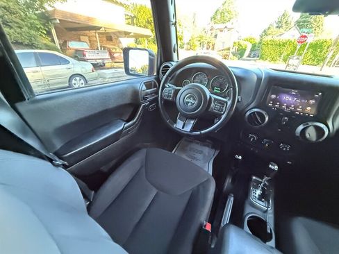 Used 2015 Jeep Wrangler Unlimited Sport AWD/4WD image 20