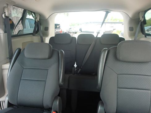 Used 2010 Dodge Grand Caravan SXT FWD image 21