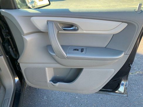 Used 2017 Chevrolet Traverse LT image 20