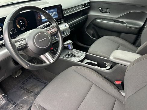 Used 2024 Hyundai Kona SEL image 11