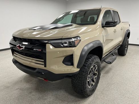 Used 2023 Chevrolet Colorado ZR2 w/ ZR2 Convenience Package III AWD/4WD image 4
