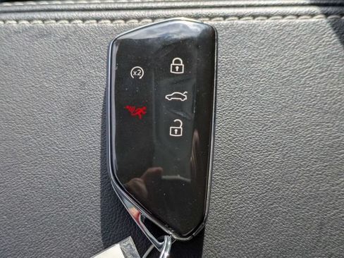 Used 2025 Volkswagen Atlas SEL AWD/4WD image 29