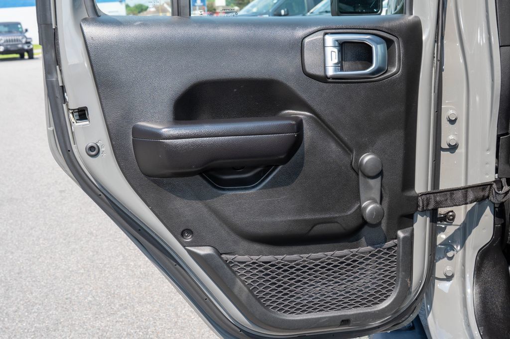 Used 2021 Jeep Wrangler Unlimited Sport AWD/4WD image 9