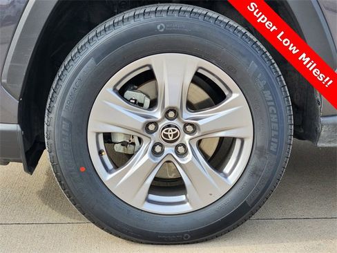 Used 2022 Toyota RAV4 XLE image 7