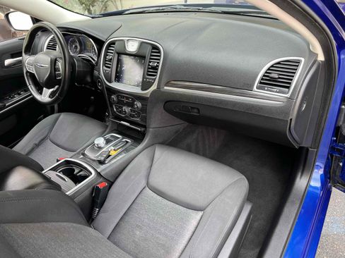 Used 2019 Chrysler 300 Touring w/ Sport Appearance Package RWD image 30