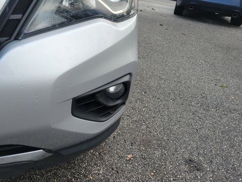 Used 2017 Nissan Pathfinder SL w/ Trailer Tow Package FWD image 4