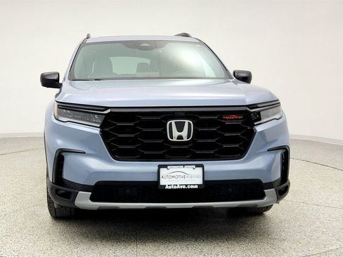 Used 2024 Honda Pilot TrailSport image 2