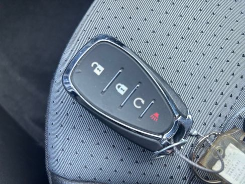 Used 2025 Chevrolet Trax LT FWD image 20
